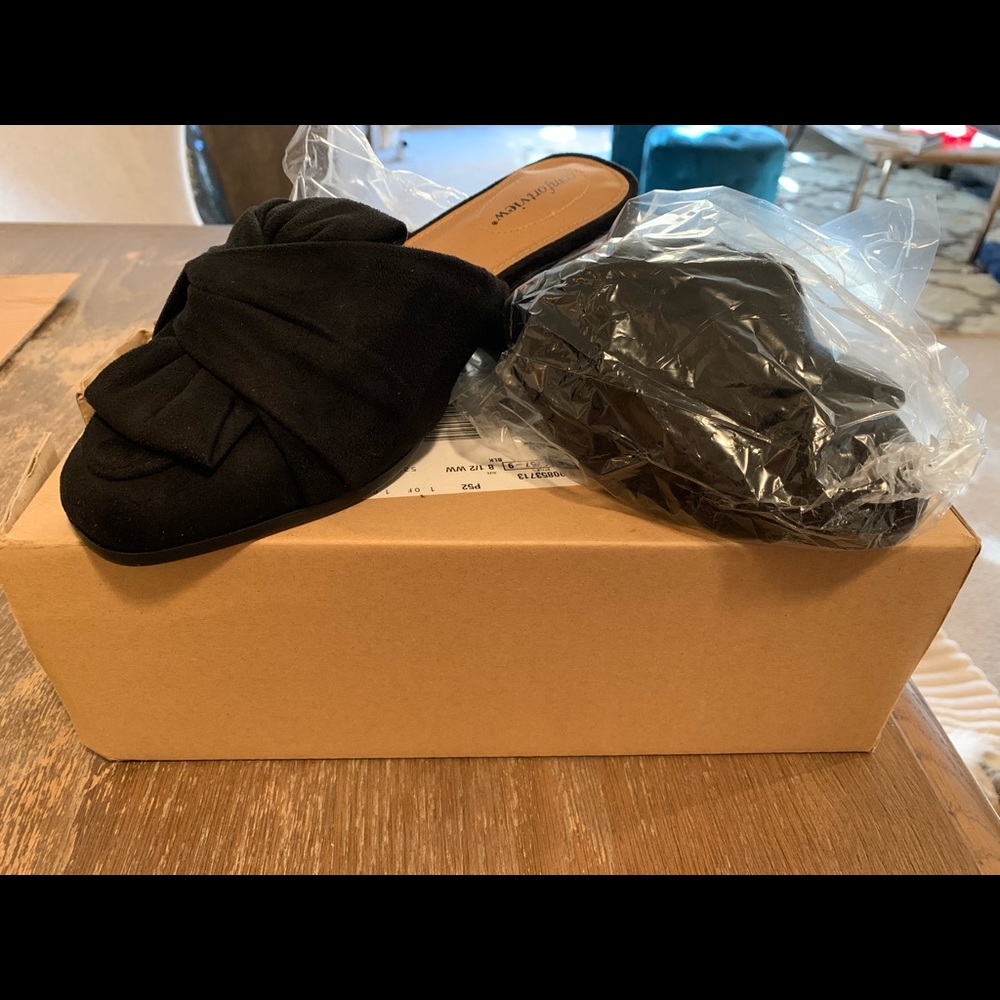 Black knot mule slides